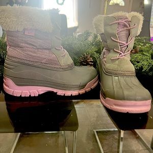 Oshkosh Snow boots for toddler girls size 12 Oshkosh